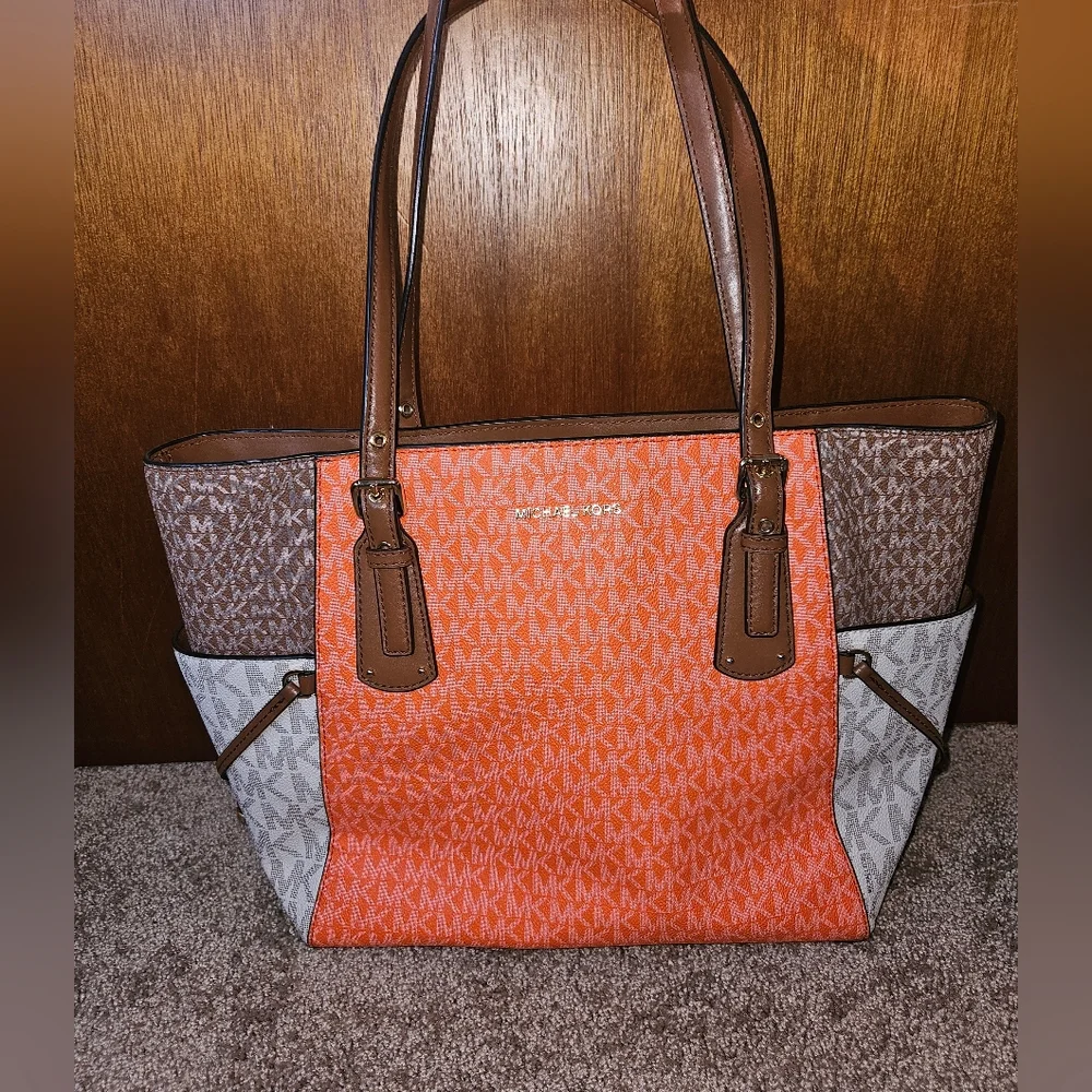 Michael Kors Orange, Tan & Cream Colorblocked Voyager East West Tote EUC - Picture 11 of 12